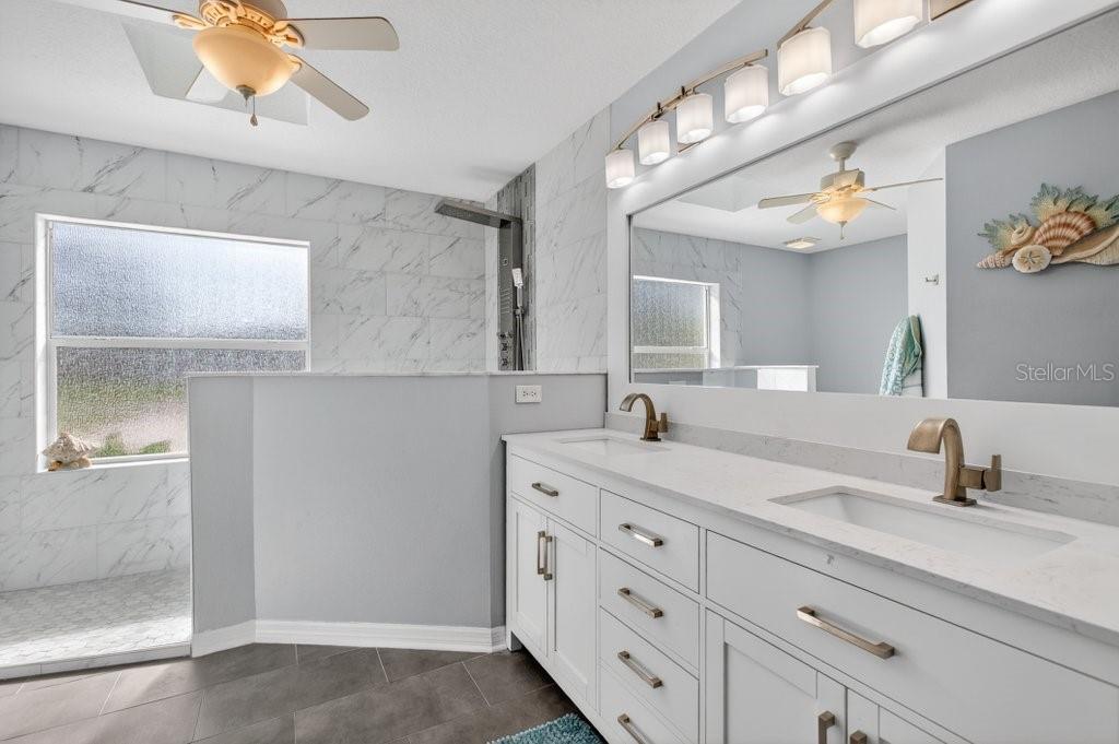 15 LONDONDERRY DR, PALM COAST, FL, 32137