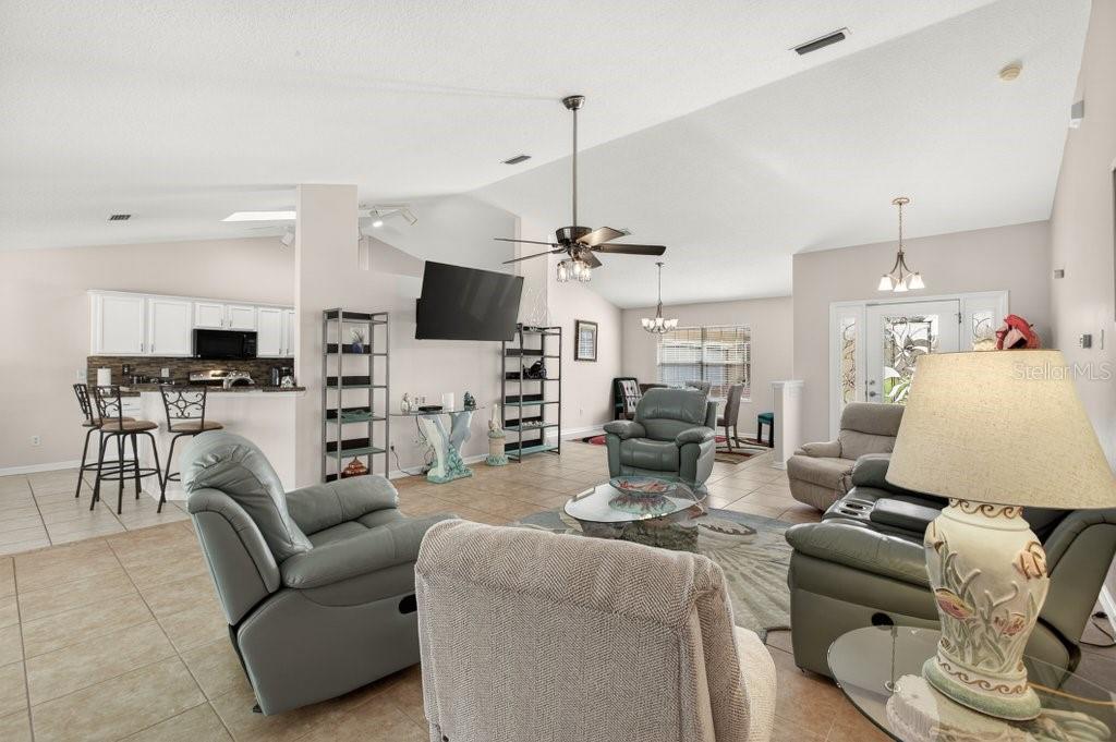 15 LONDONDERRY DR, PALM COAST, FL, 32137