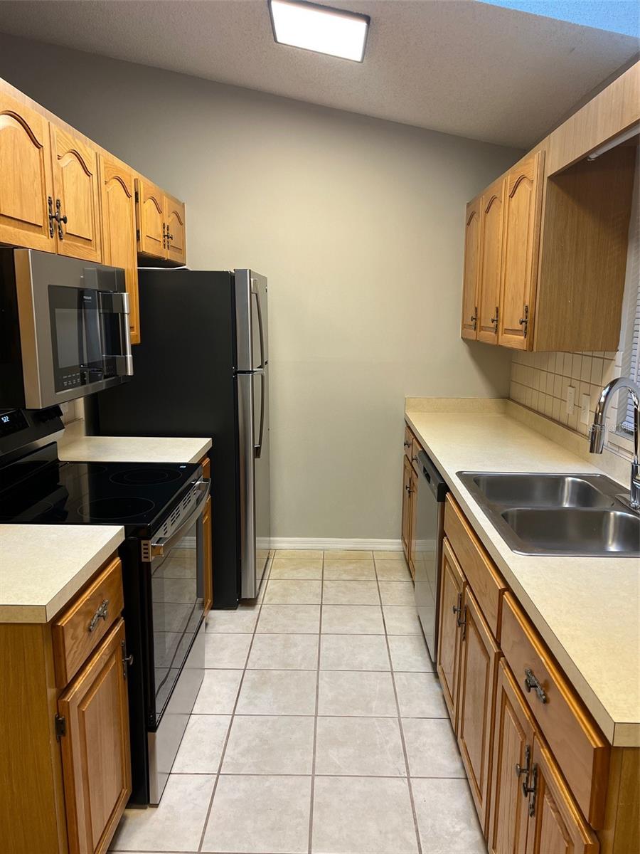 12449 ORANGEWOOD CIR #17, TAVARES, FL, 32778