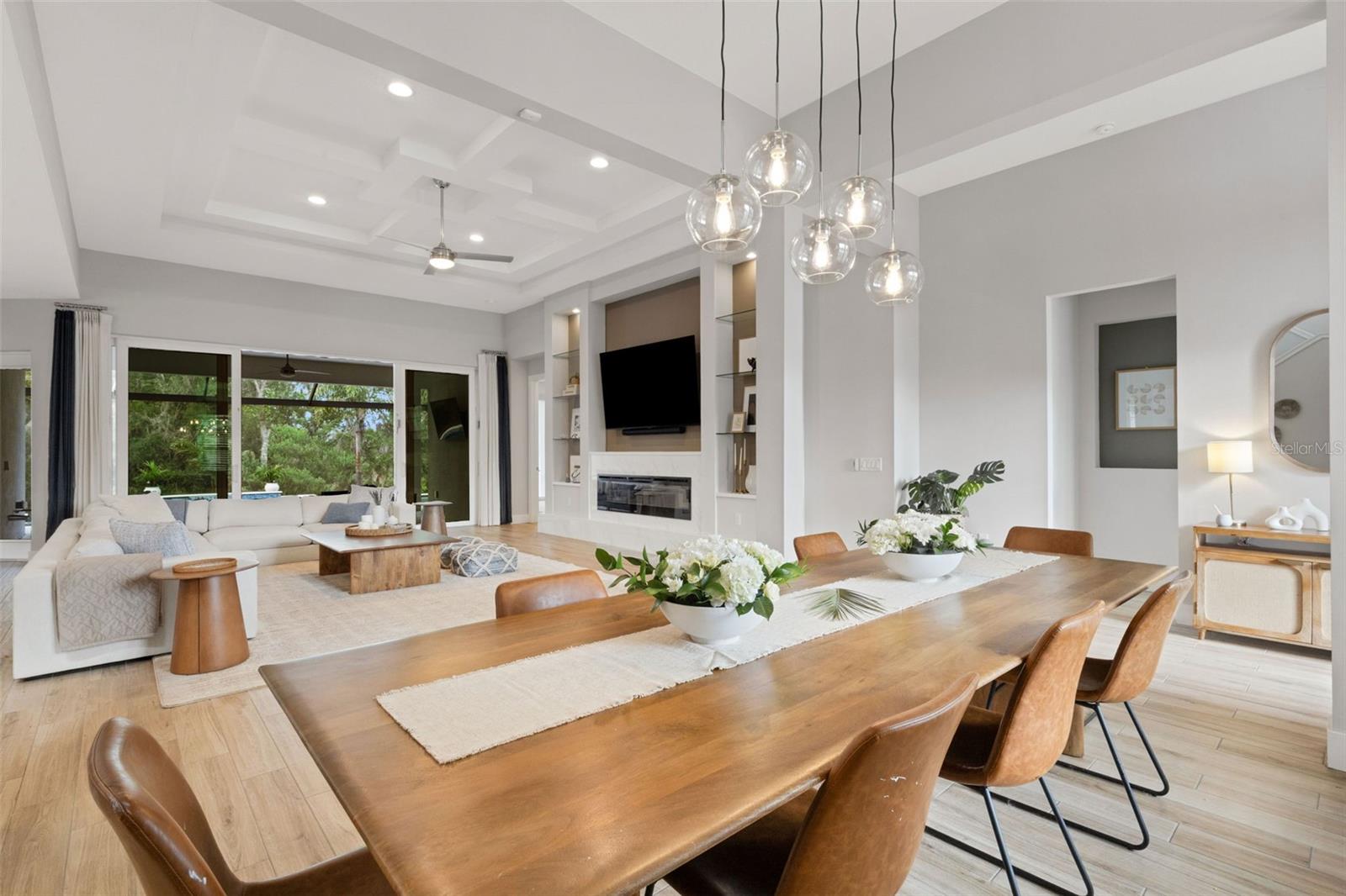 8145 GRANDE SHORES DR, SARASOTA, FL, 34240