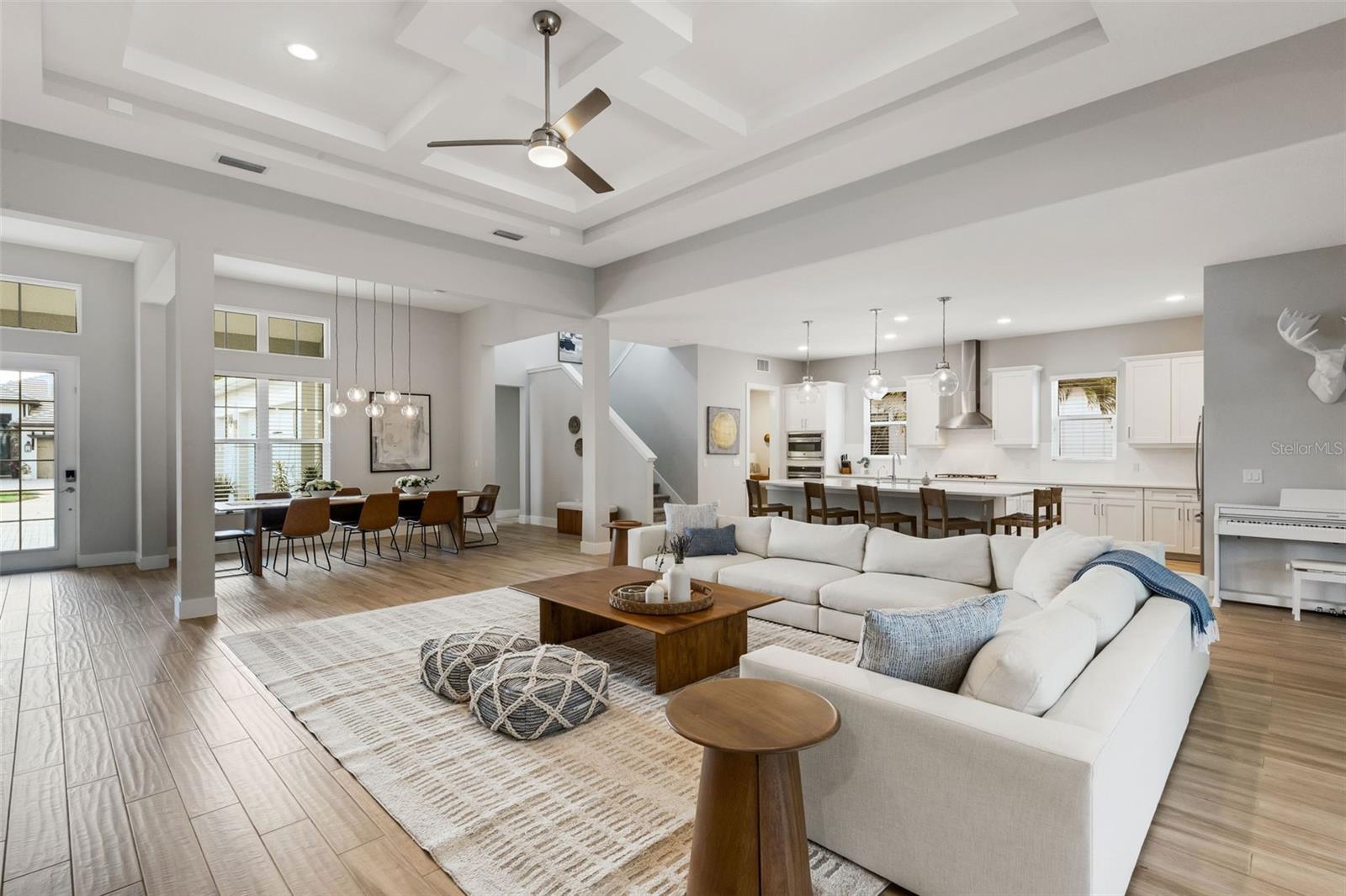 8145 GRANDE SHORES DR, SARASOTA, FL, 34240