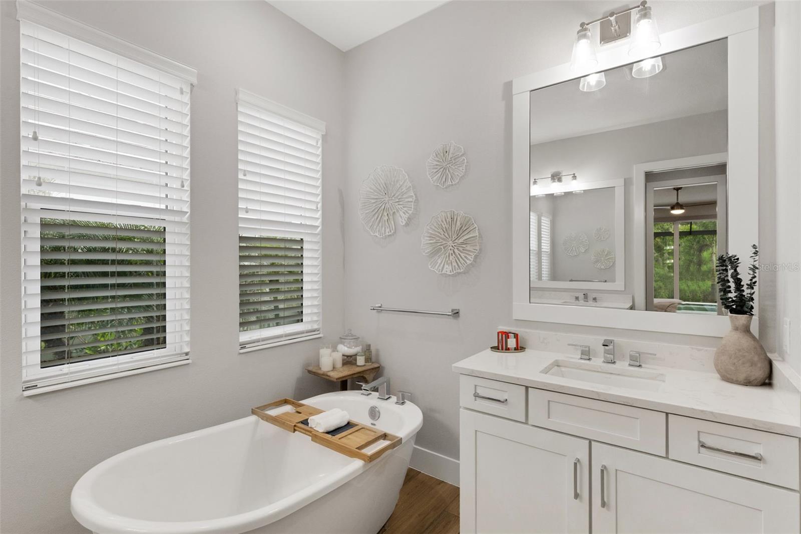 8145 GRANDE SHORES DR, SARASOTA, FL, 34240