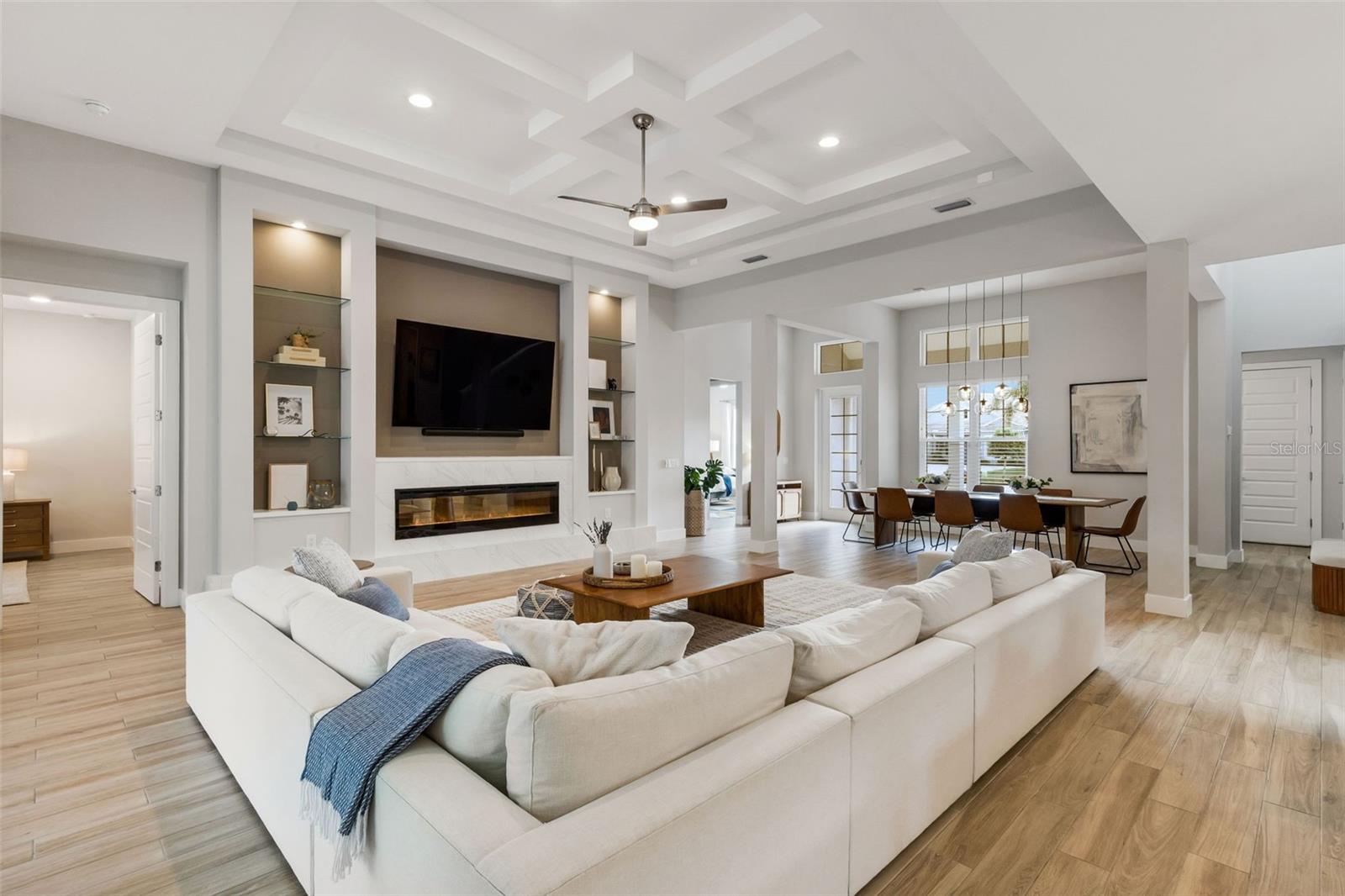 8145 GRANDE SHORES DR, SARASOTA, FL, 34240