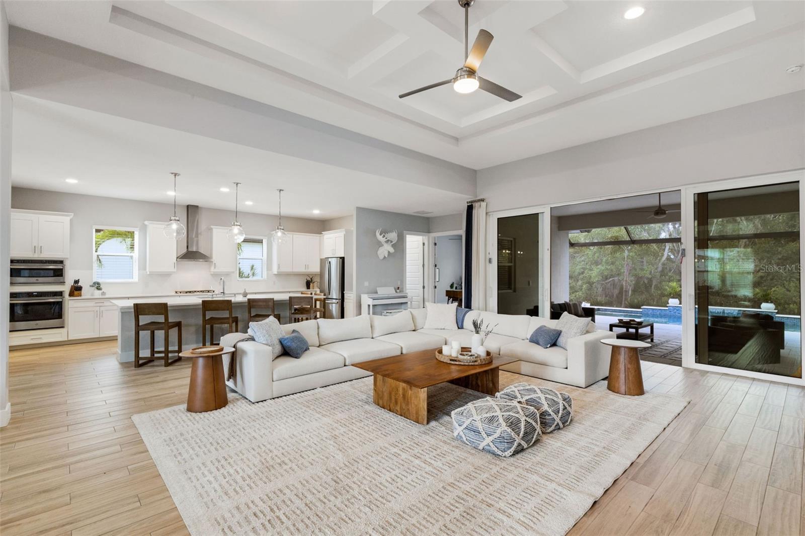 8145 GRANDE SHORES DR, SARASOTA, FL, 34240