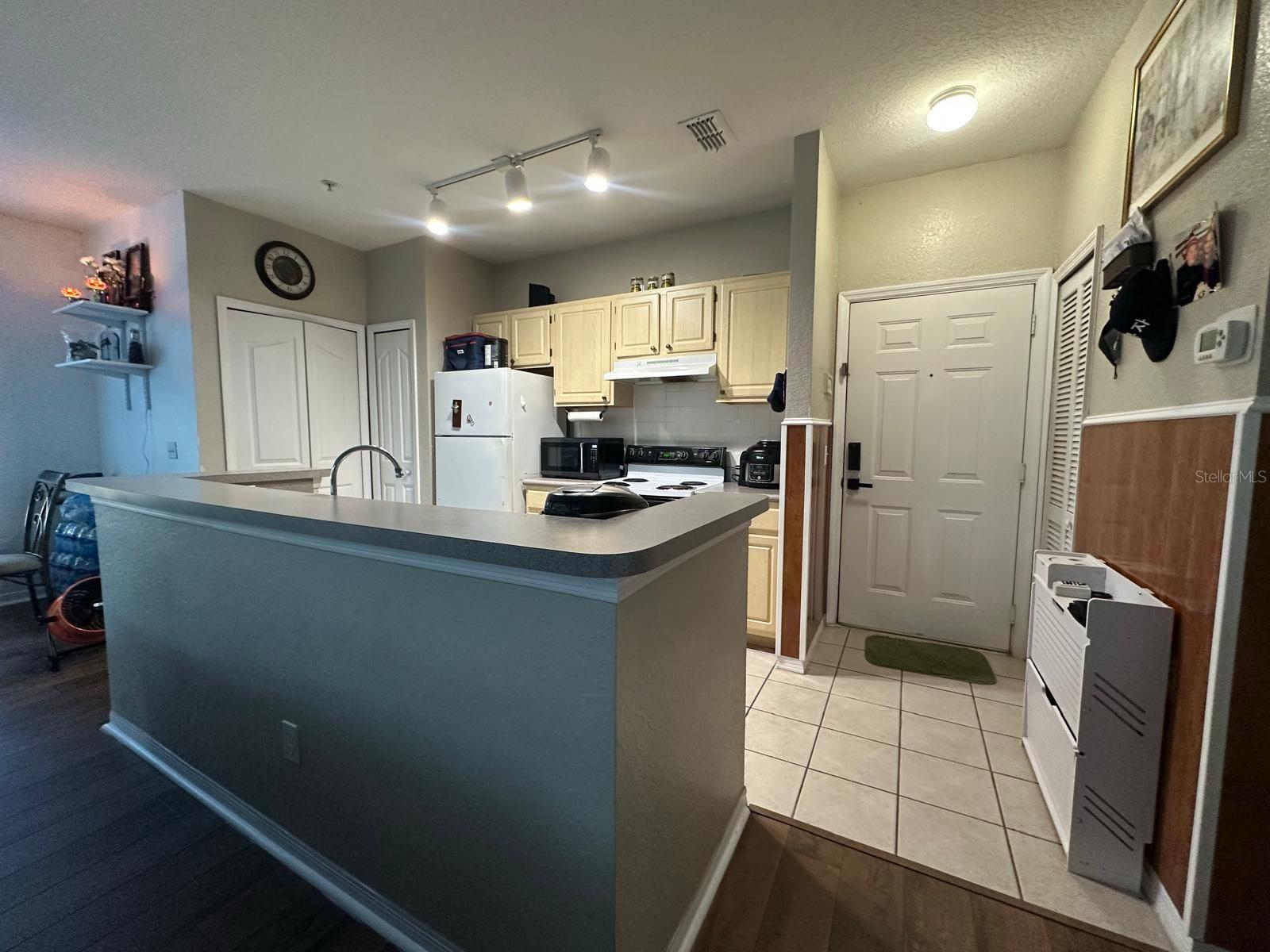 2718 MAITLAND CROSSING WAY #207, ORLANDO, FL, 32810