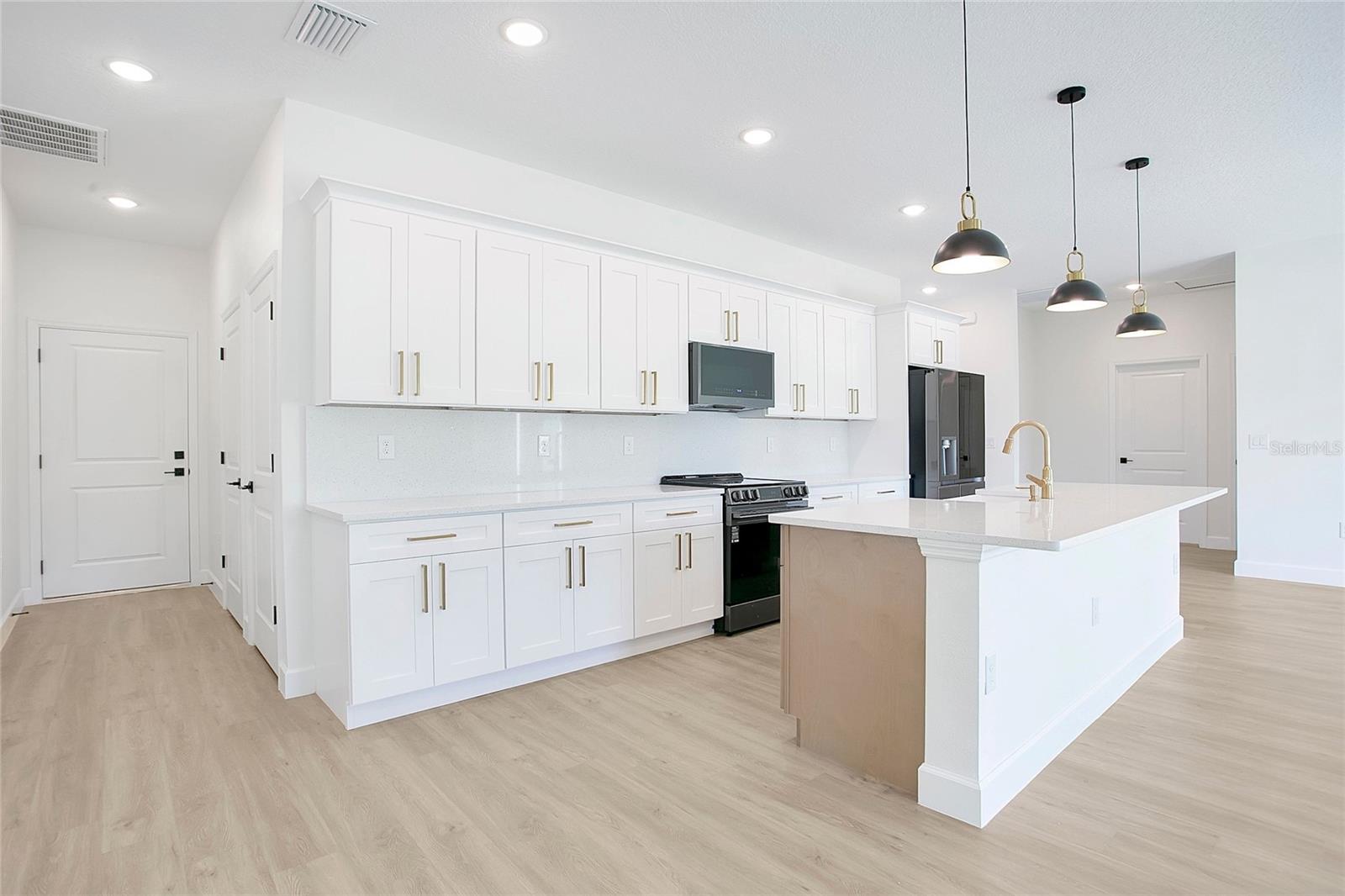 469 MARION OAKS LN, OCALA, FL, 34473