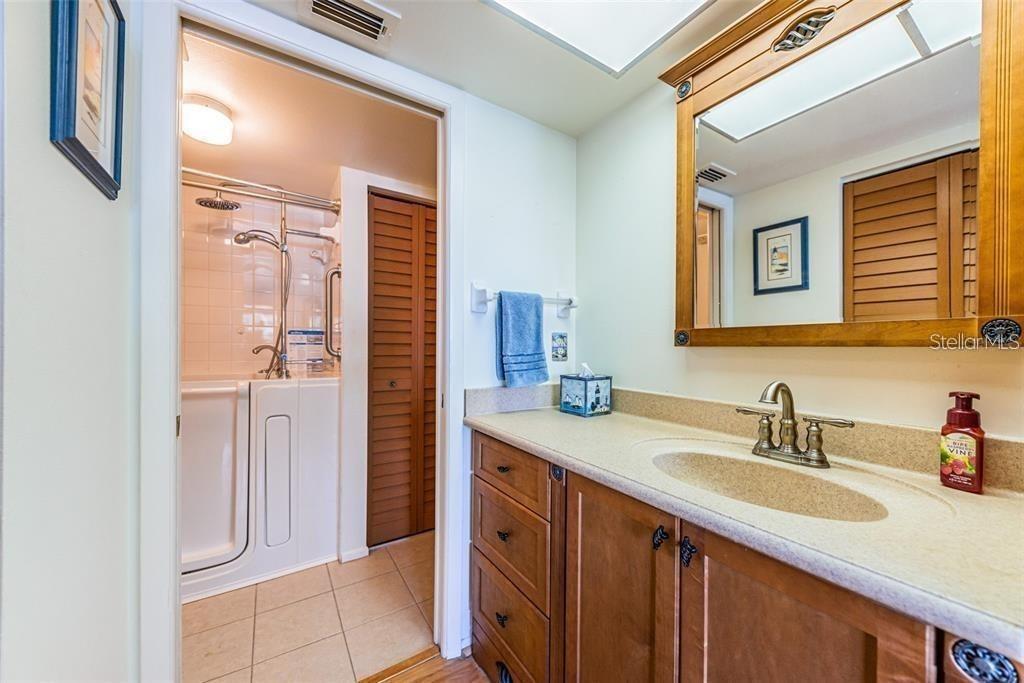 1324 PASADENA AVE S #205, SOUTH PASADENA, FL, 33707