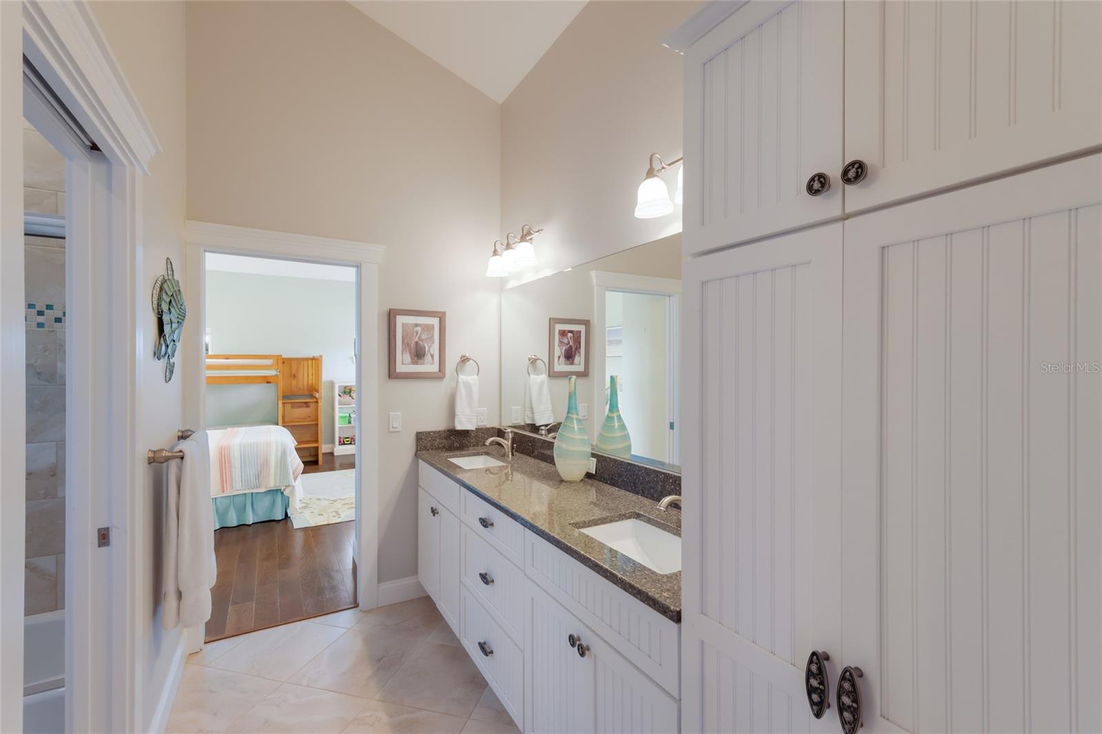 5701 CARISSA ST, HOLMES BEACH, FL, 34217