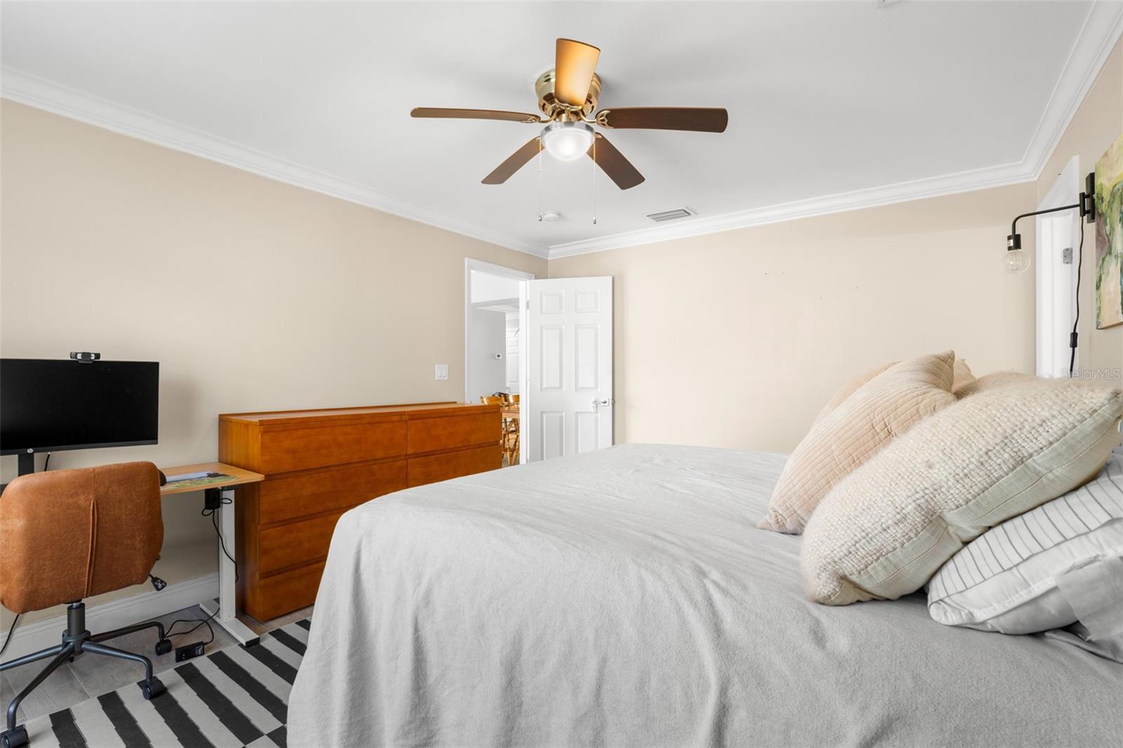 2376 FOREST DR, CLEARWATER, FL, 33763