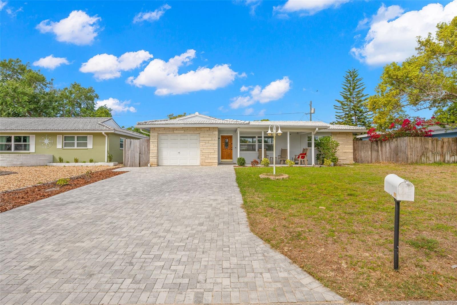 2376 FOREST DR, CLEARWATER, FL, 33763