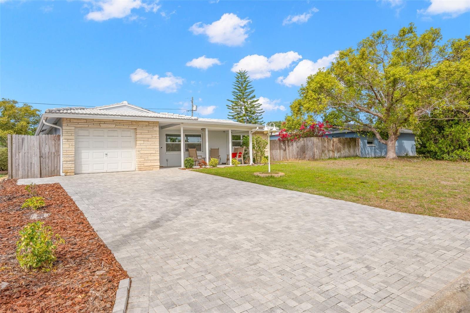 2376 FOREST DR, CLEARWATER, FL, 33763