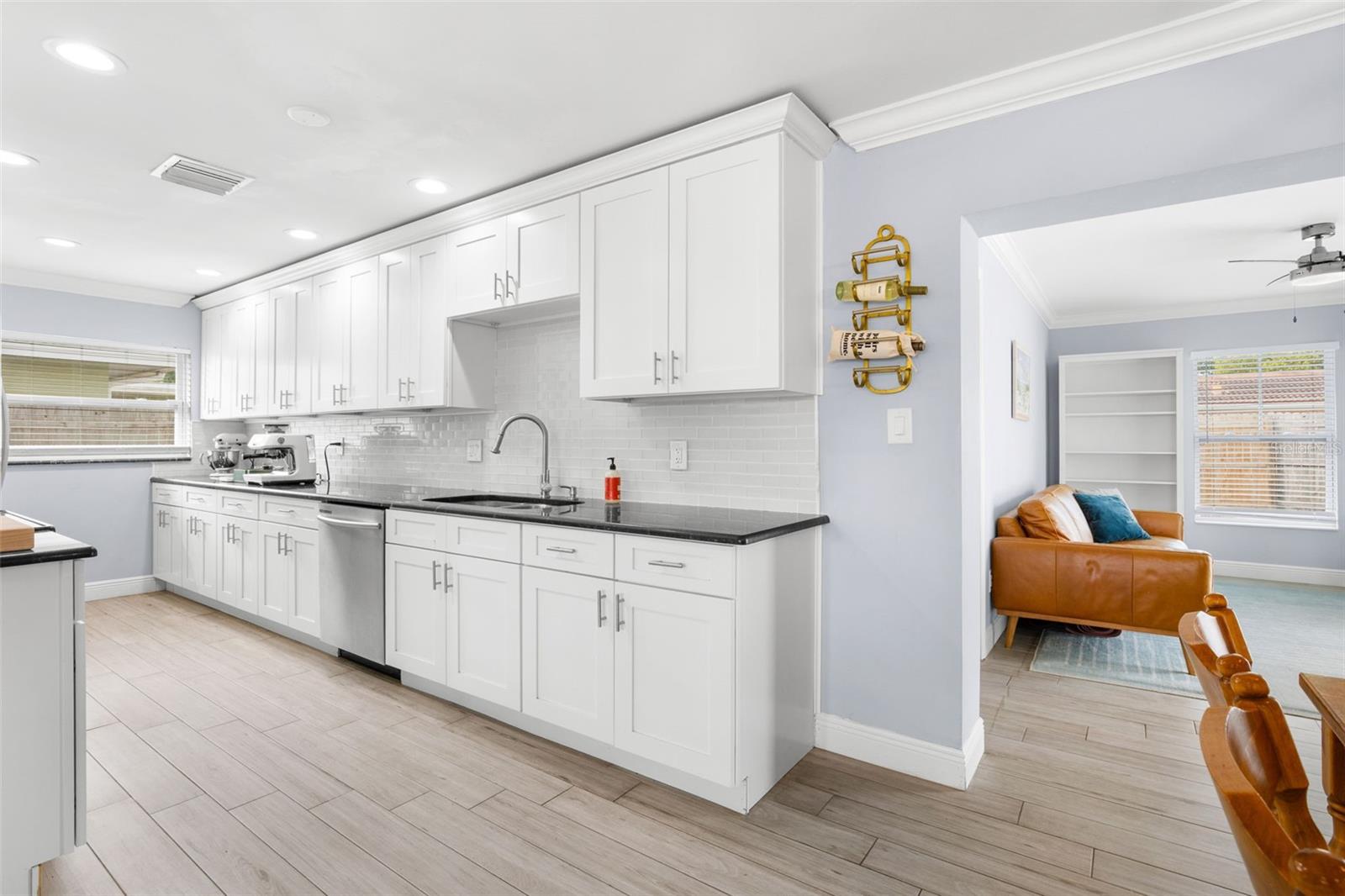 2376 FOREST DR, CLEARWATER, FL, 33763