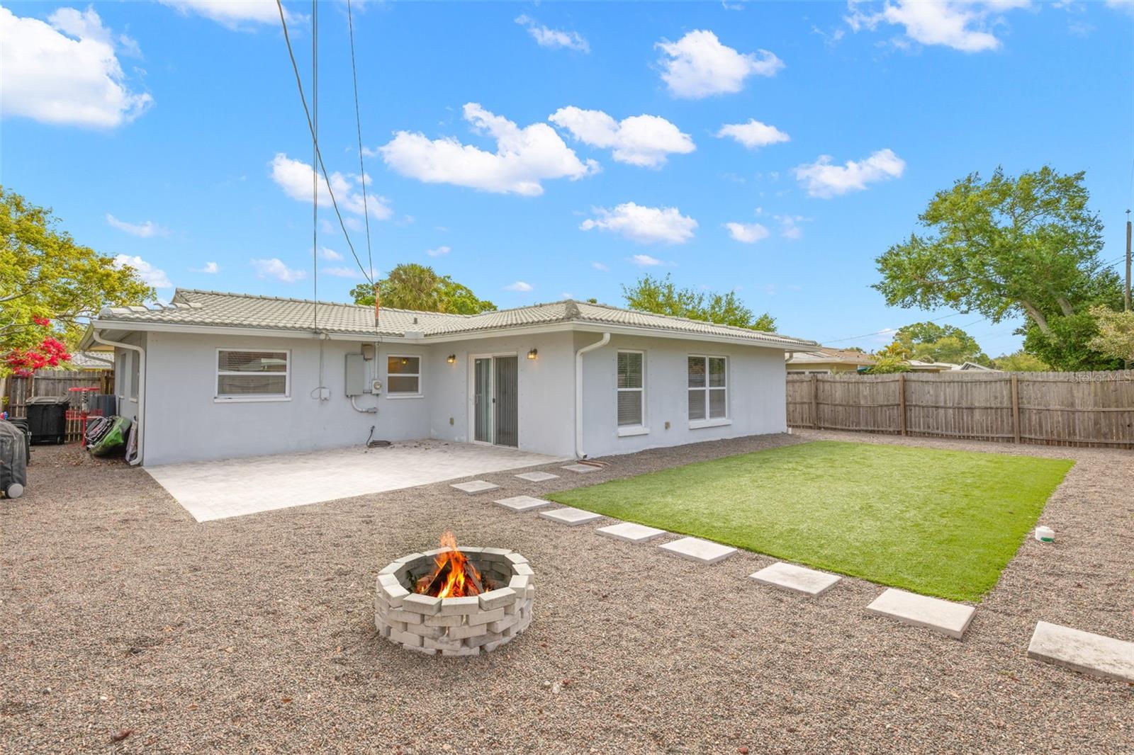 2376 FOREST DR, CLEARWATER, FL, 33763