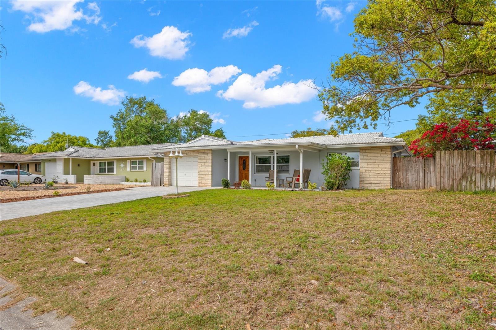 2376 FOREST DR, CLEARWATER, FL, 33763