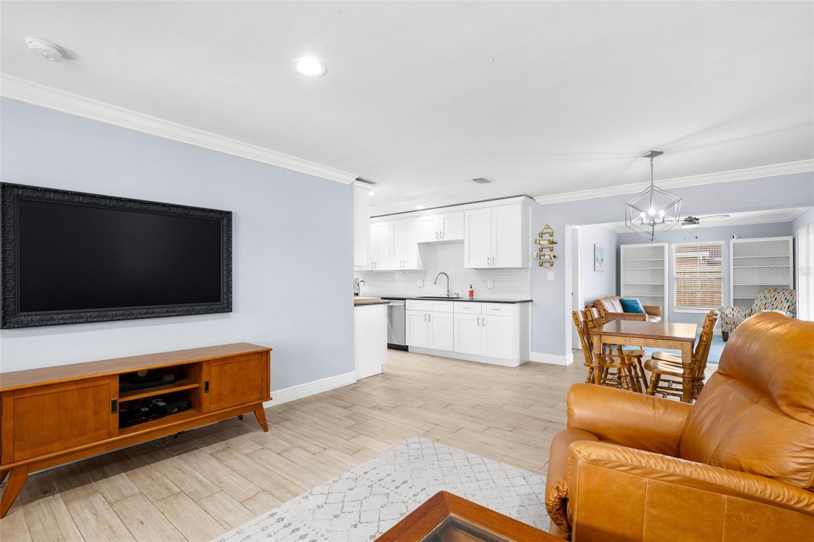 2376 FOREST DR, CLEARWATER, FL, 33763