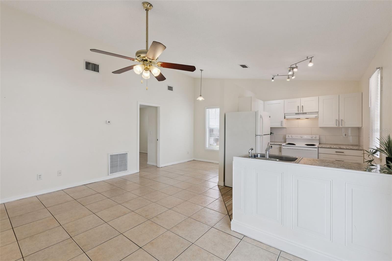 212 RIDGECREST LOOP, MINNEOLA, FL, 34715