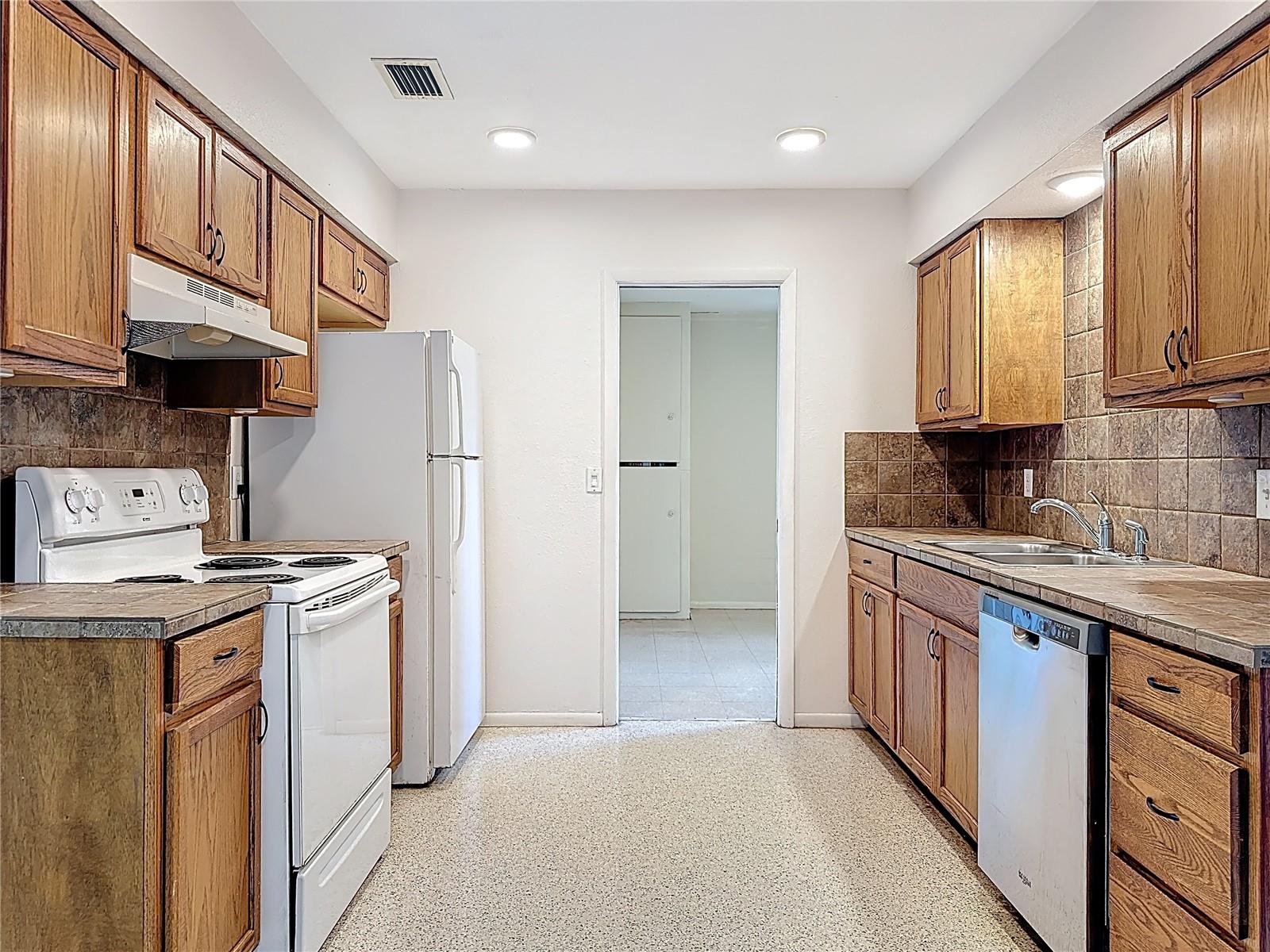 5803 21ST ST W, BRADENTON, FL, 34207