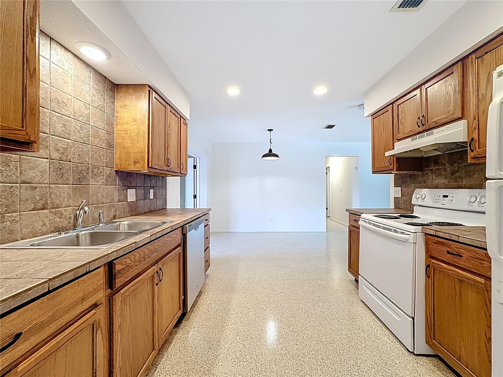 5803 21ST ST W, BRADENTON, FL, 34207
