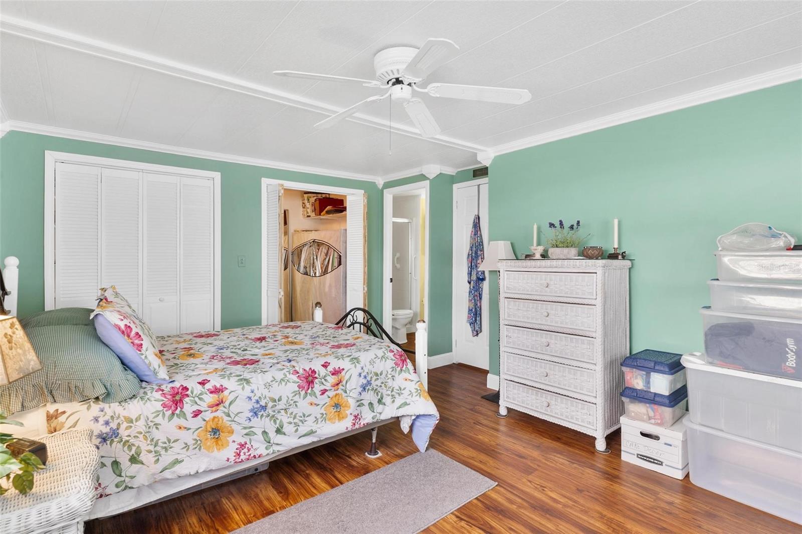 2470 KAREN DR, MOUNT DORA, FL, 32757