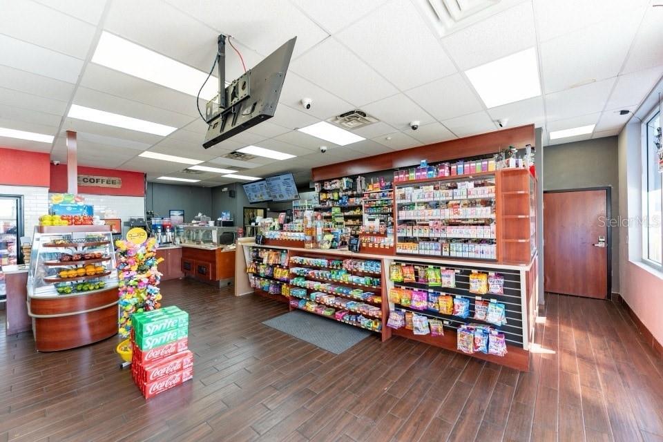 2202 E BEARSS AVE, TAMPA, FL, 33613