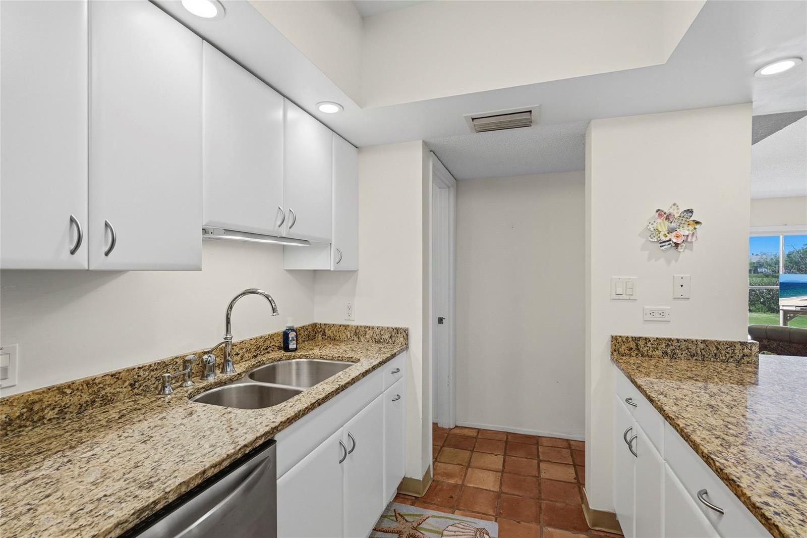 3240 GULF OF MEXICO DR #B104, LONGBOAT KEY, FL, 34228