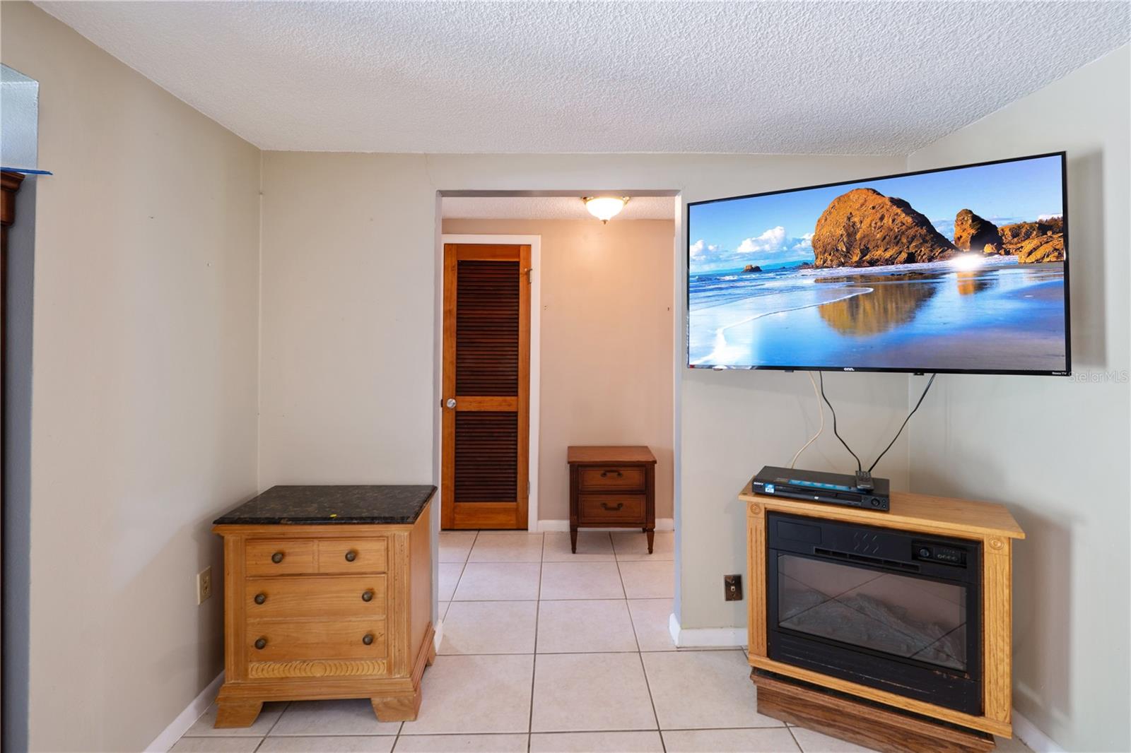 270 W MCCLENDON ST, LADY LAKE, FL, 32159