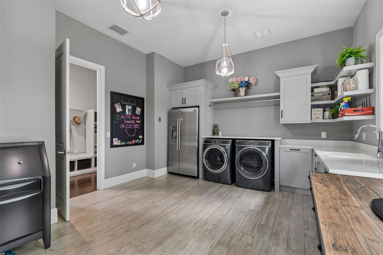 17001 MIDAS LN, LUTZ, FL, 33549