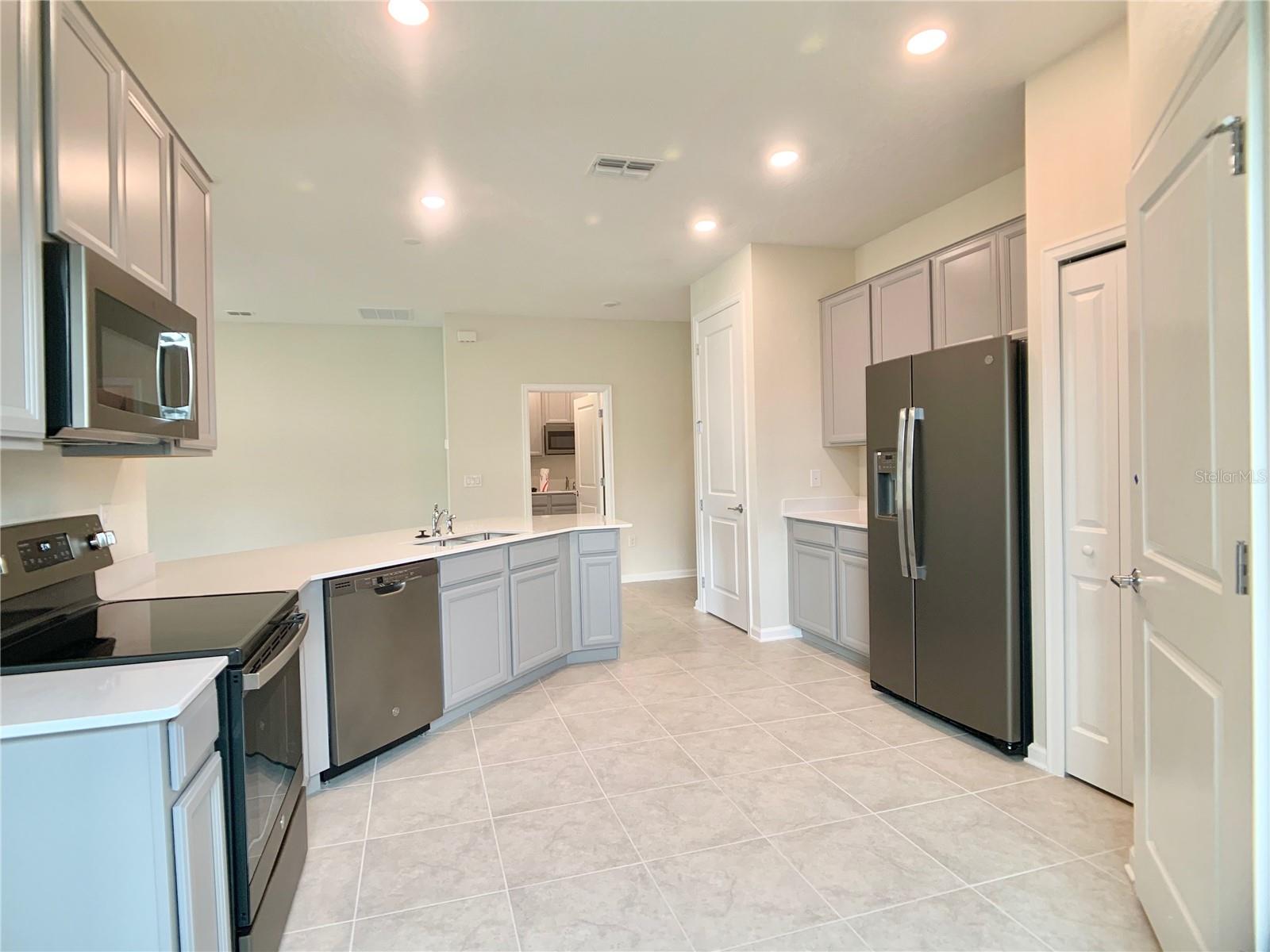 16440 CHAMPLAIN ST, CLERMONT, FL, 34714