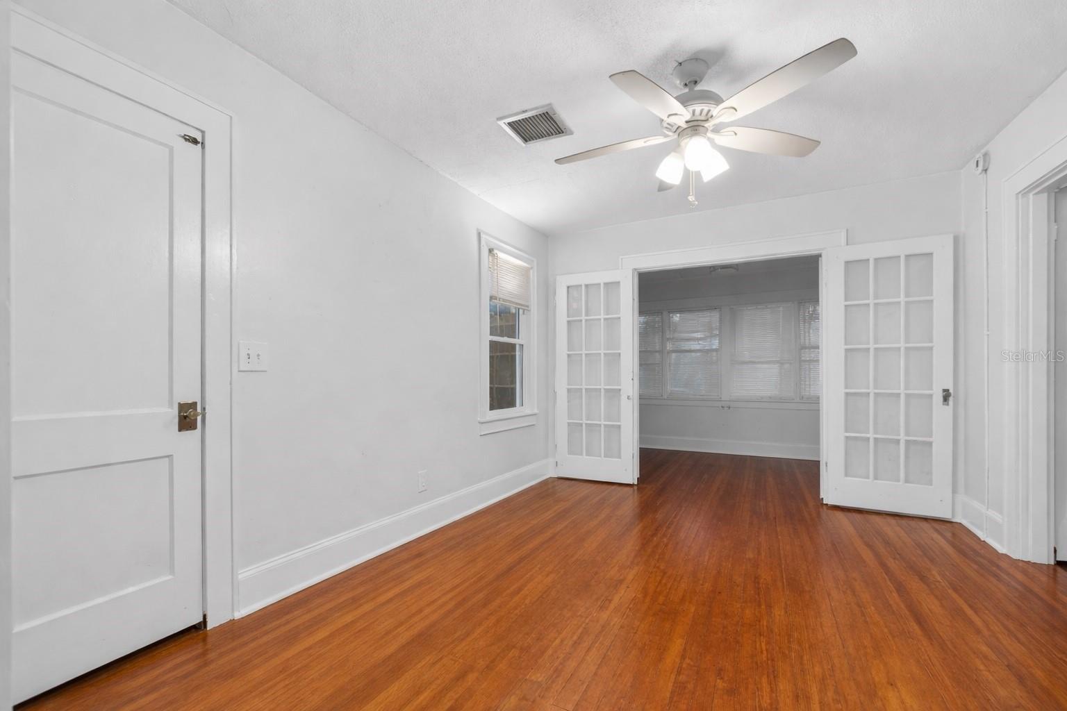 540 1/2 7TH AVE N, ST PETERSBURG, FL, 33701