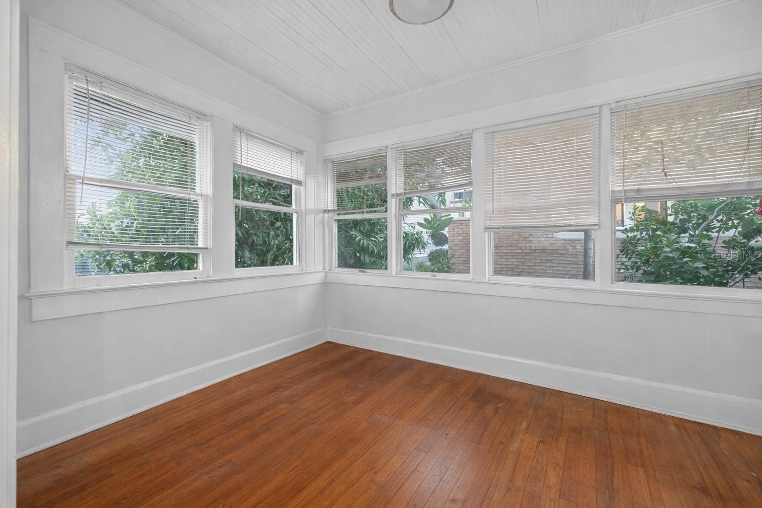 540 1/2 7TH AVE N, ST PETERSBURG, FL, 33701