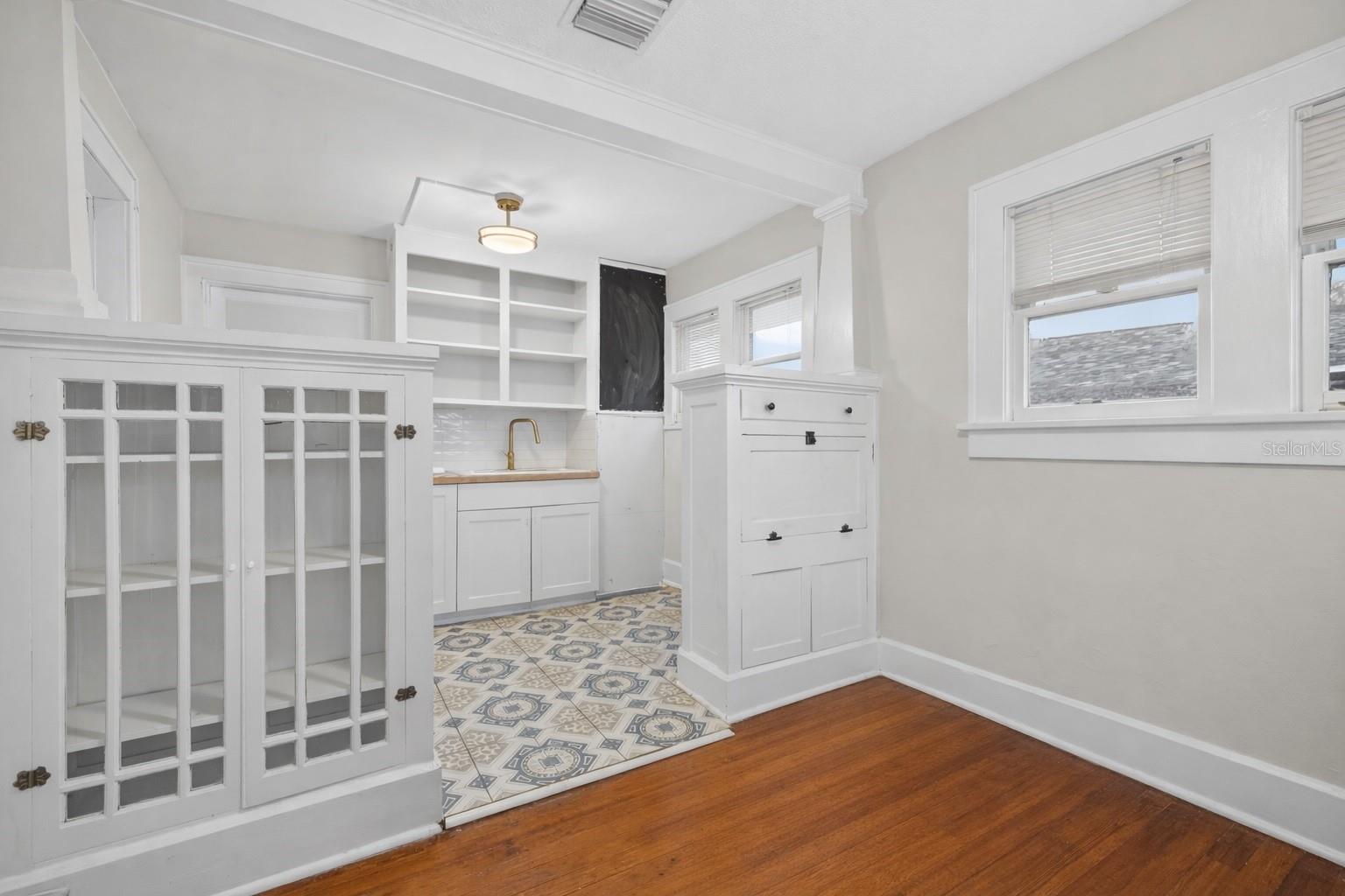 540 1/2 7TH AVE N, ST PETERSBURG, FL, 33701