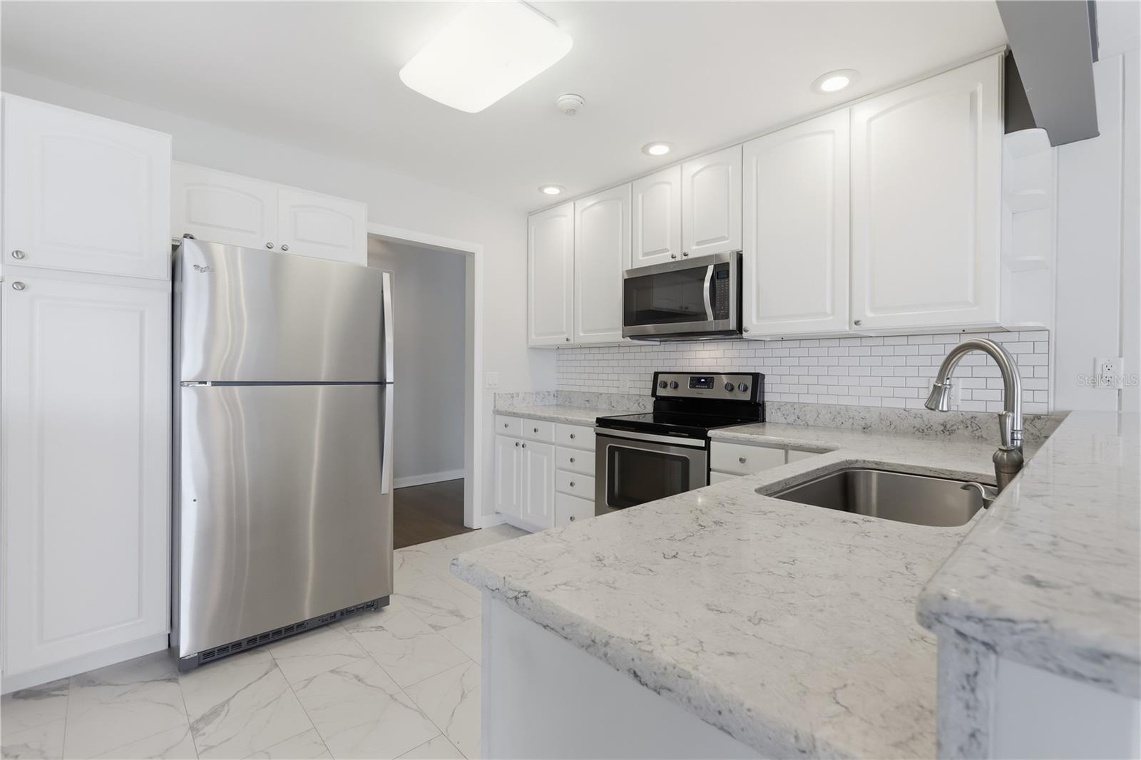 940 N KEPLER RD, DELAND, FL, 32724