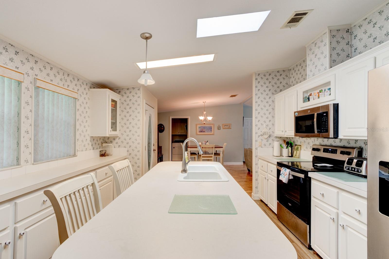 387 MARSH LANDING LOOP, OAK HILL, FL, 32759