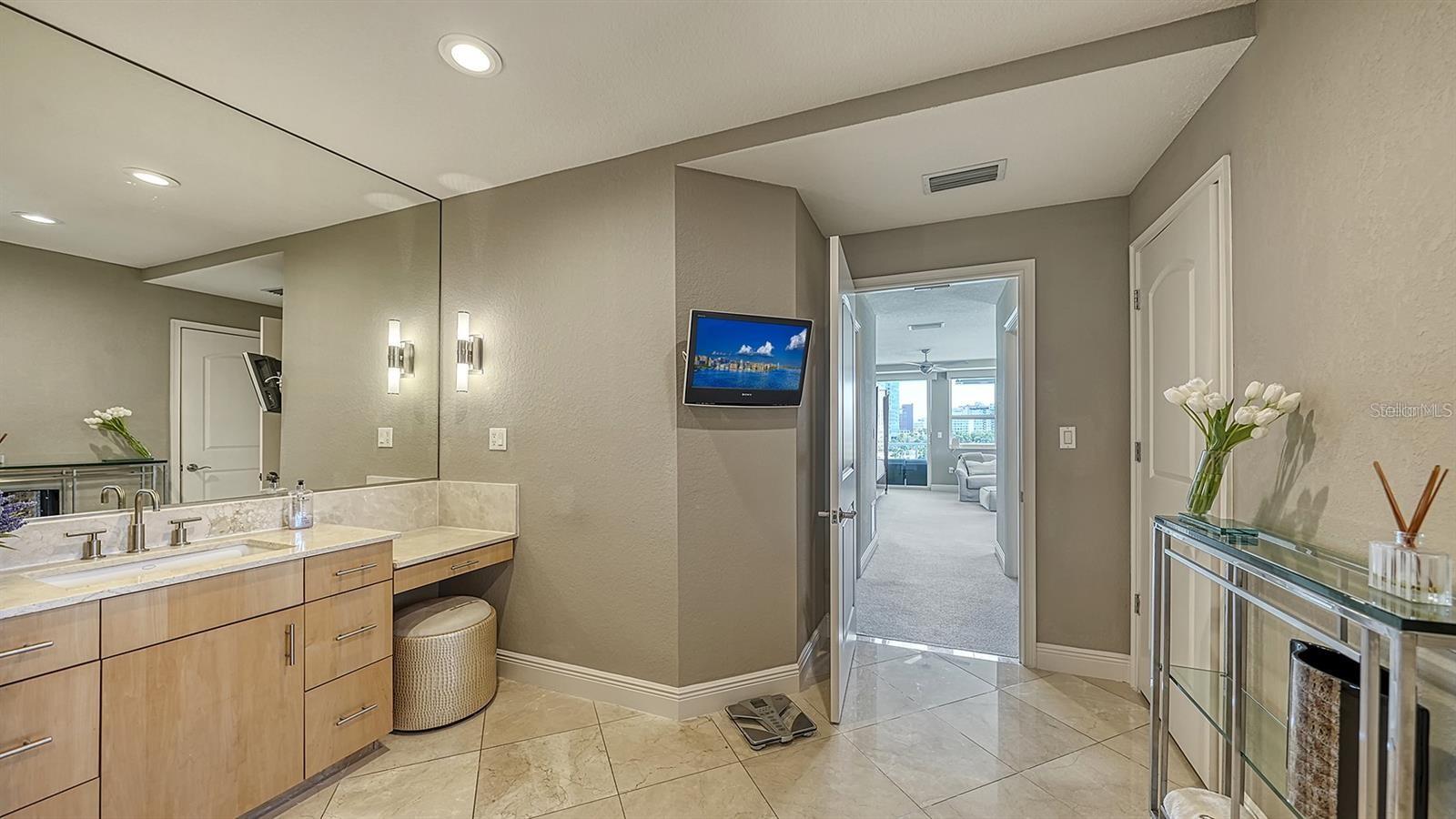 650 GOLDEN GATE PT #602, SARASOTA, FL, 34236