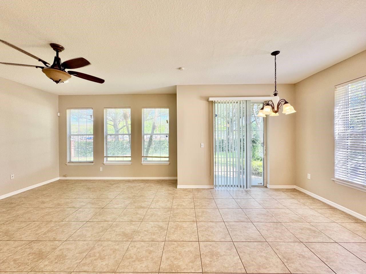 6713 BREEZY PALM DR, RIVERVIEW, FL, 33578