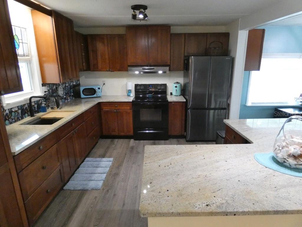 9790 66TH ST N #100, PINELLAS PARK, FL, 33782