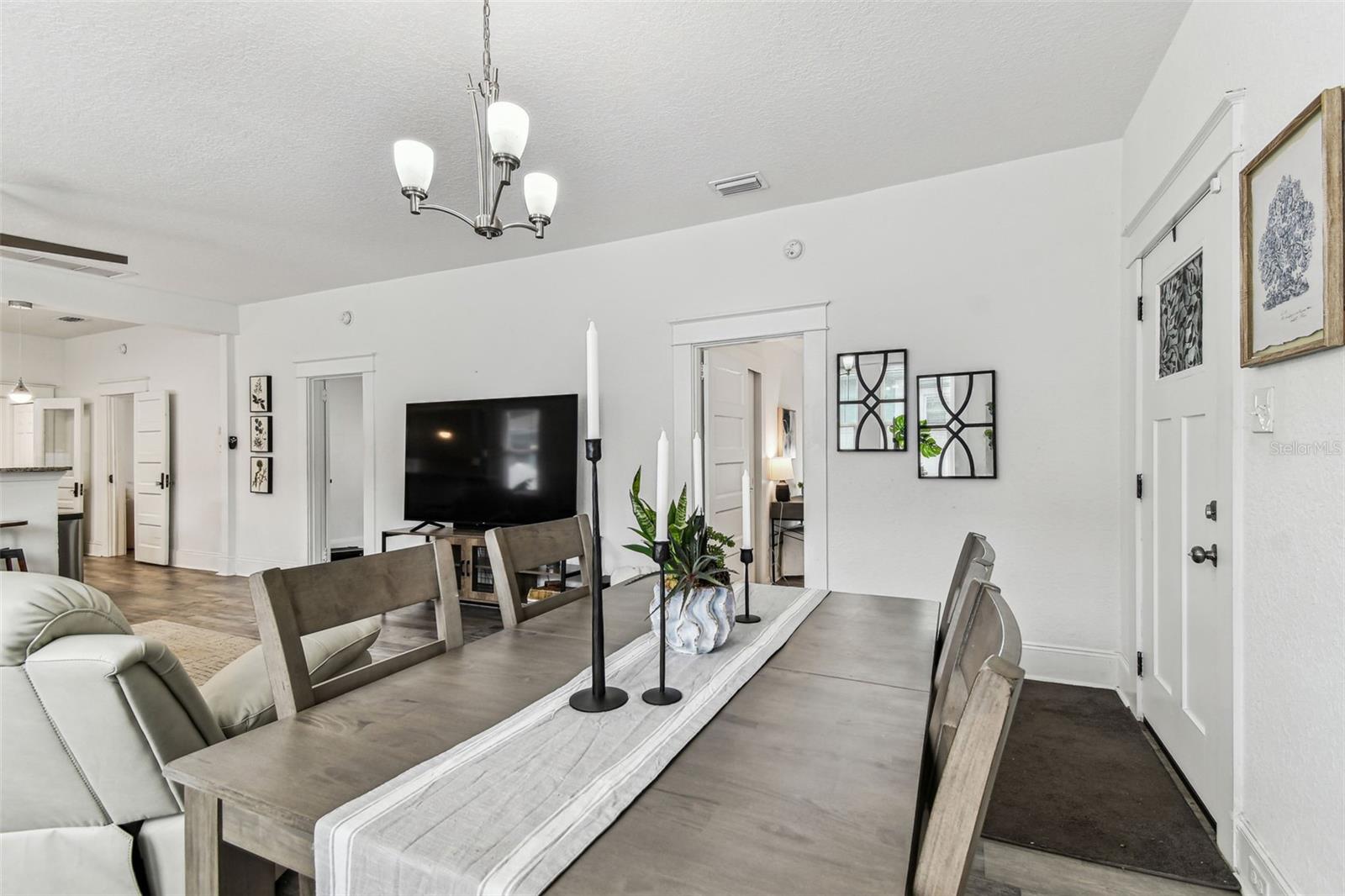 904 E HAMILTON AVE, TAMPA, FL, 33604
