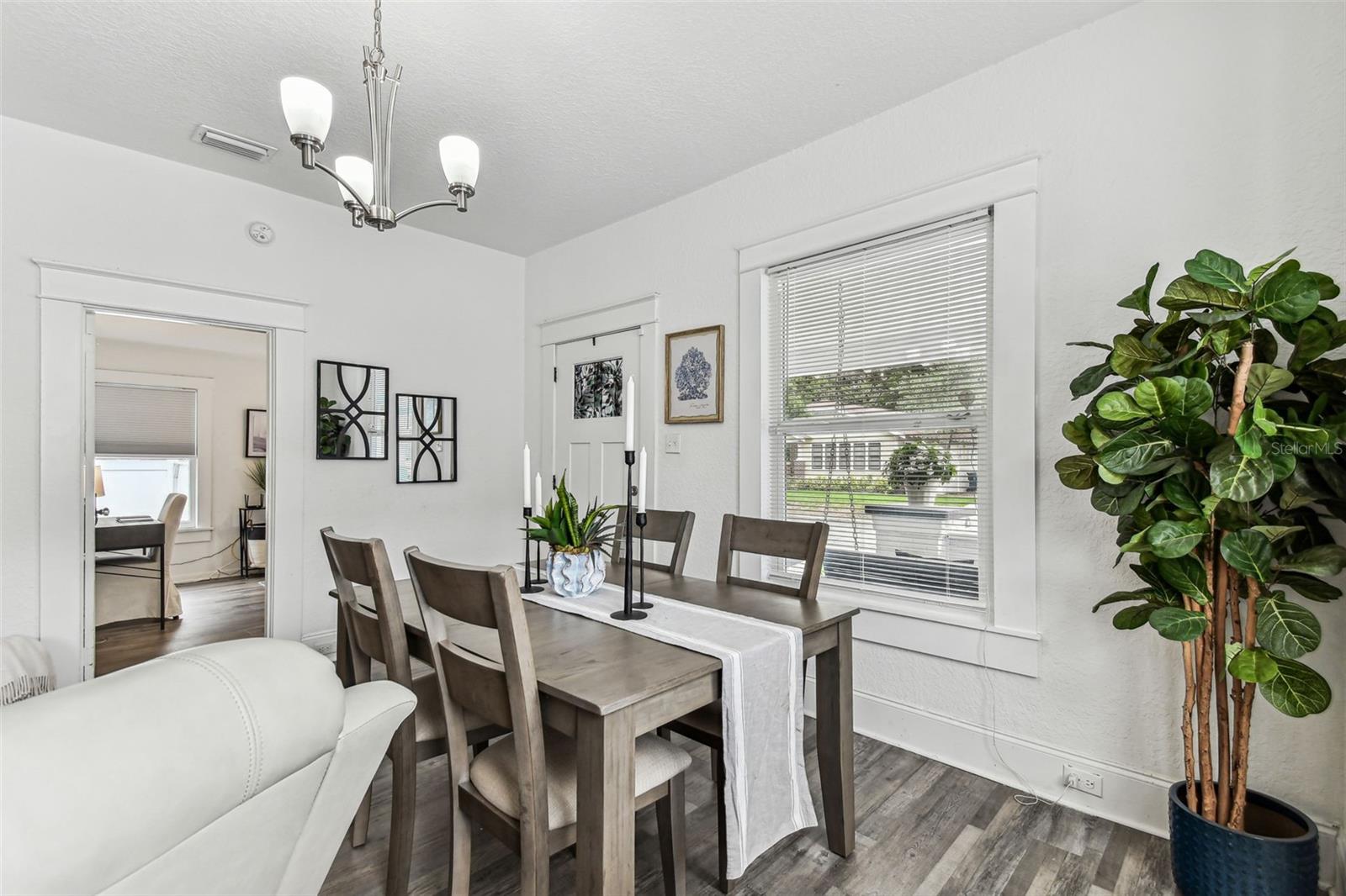 904 E HAMILTON AVE, TAMPA, FL, 33604