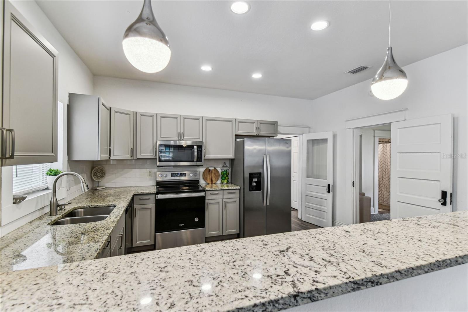 904 E HAMILTON AVE, TAMPA, FL, 33604