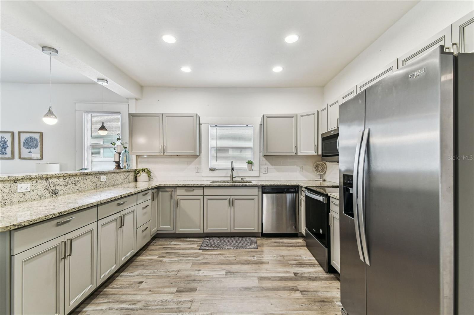 904 E HAMILTON AVE, TAMPA, FL, 33604