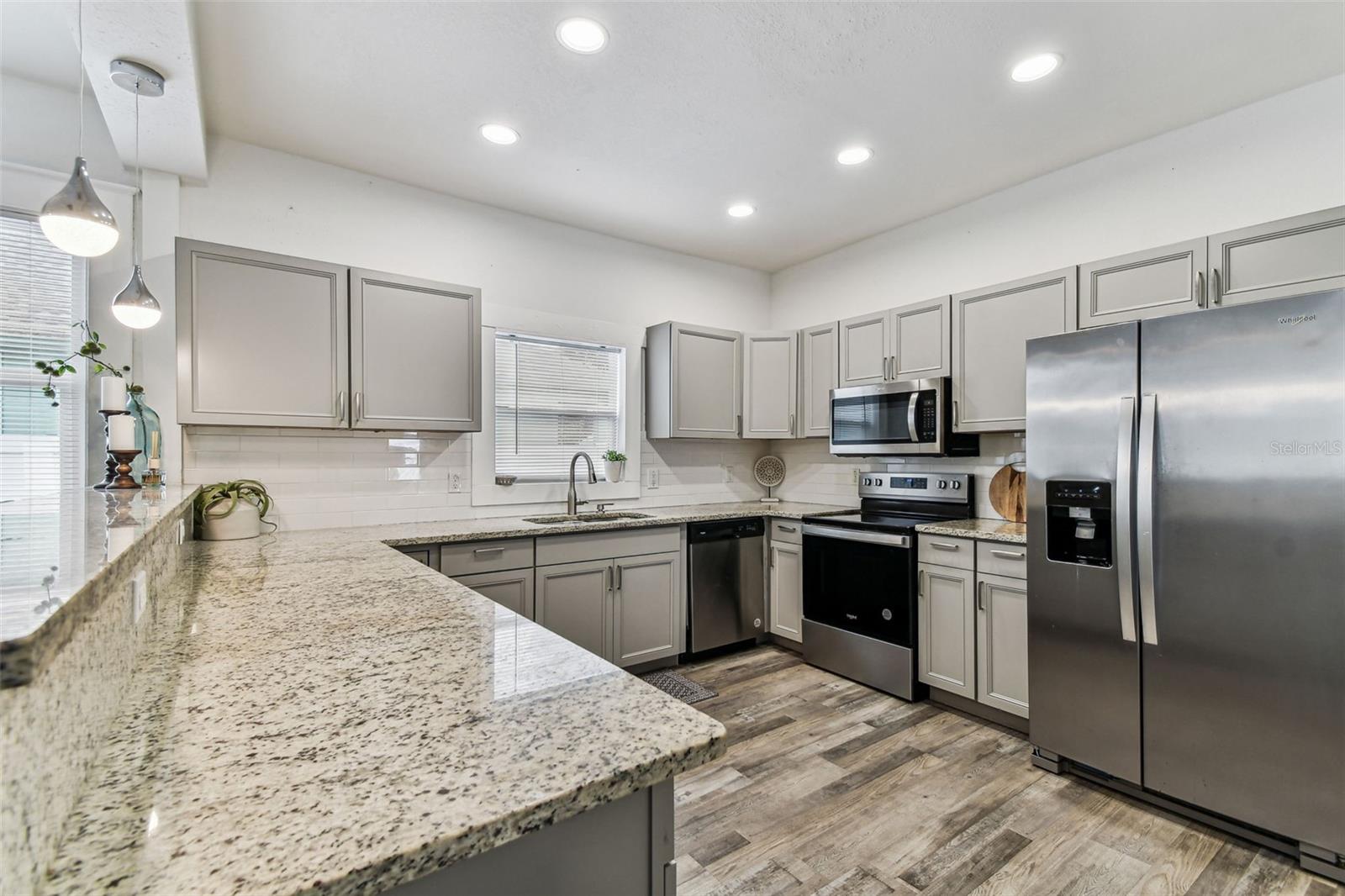 904 E HAMILTON AVE, TAMPA, FL, 33604