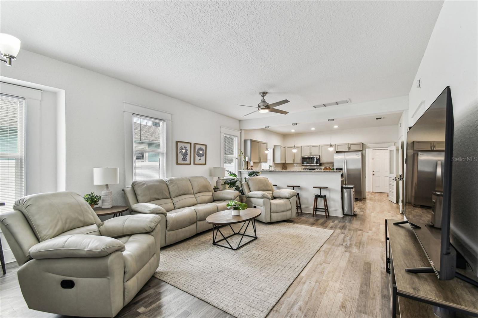 904 E HAMILTON AVE, TAMPA, FL, 33604