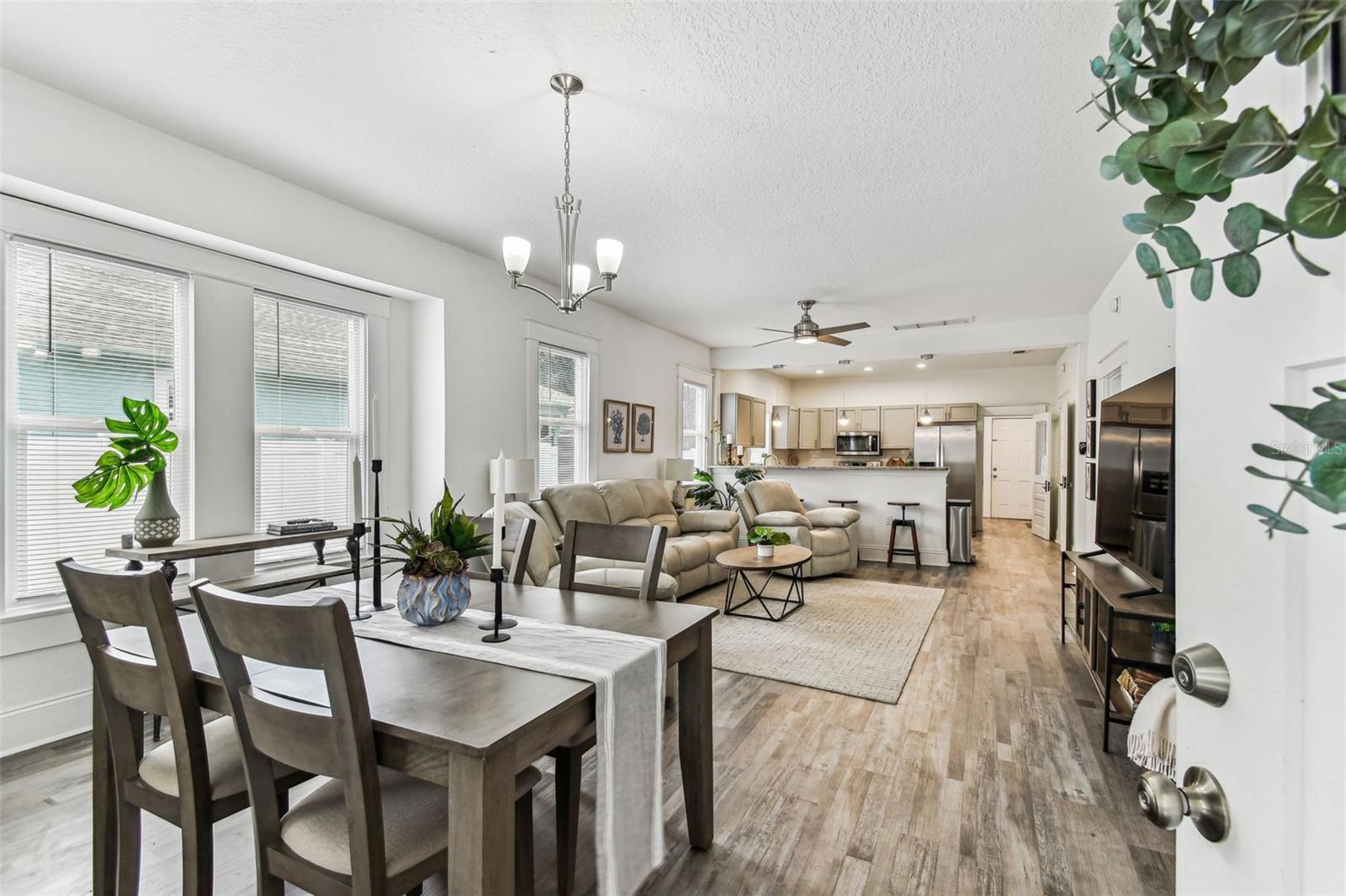 904 E HAMILTON AVE, TAMPA, FL, 33604