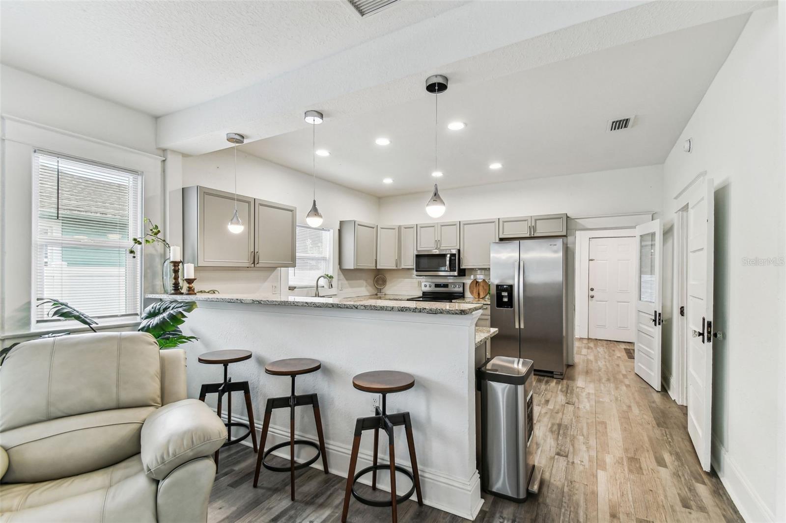 904 E HAMILTON AVE, TAMPA, FL, 33604