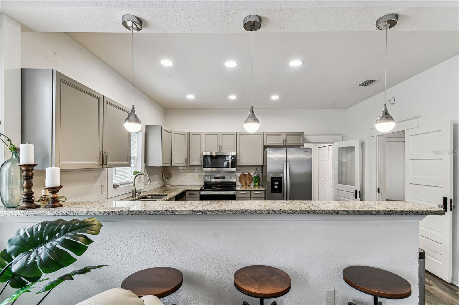 904 E HAMILTON AVE, TAMPA, FL, 33604