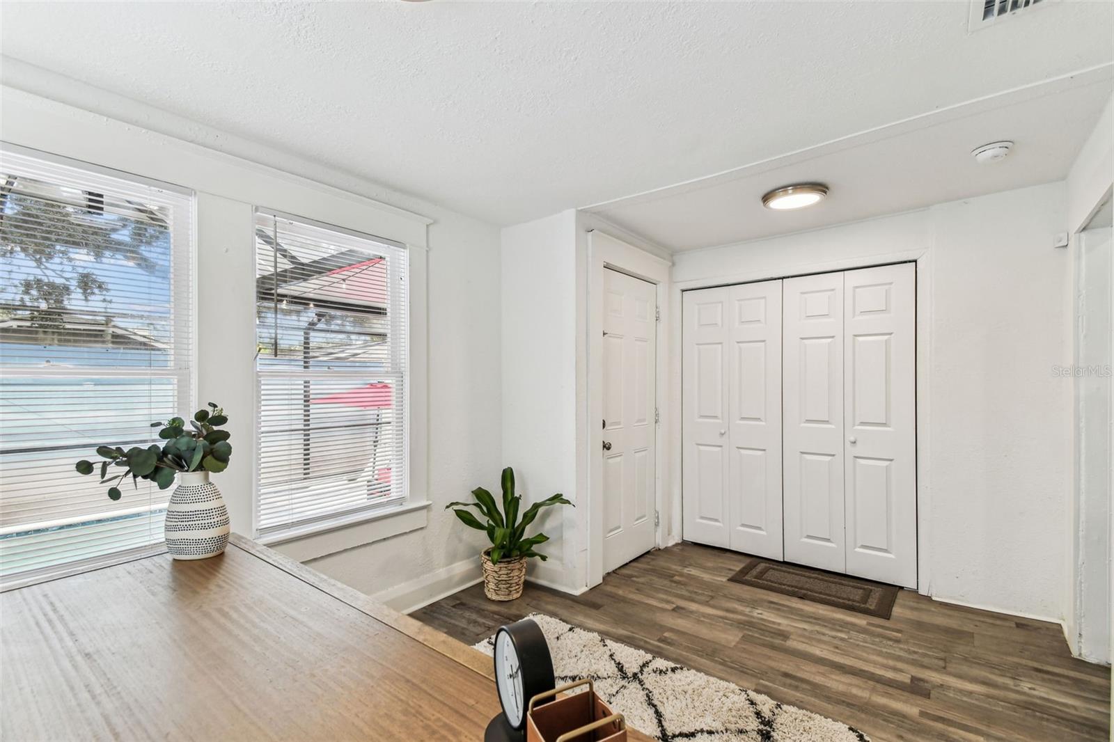 904 E HAMILTON AVE, TAMPA, FL, 33604