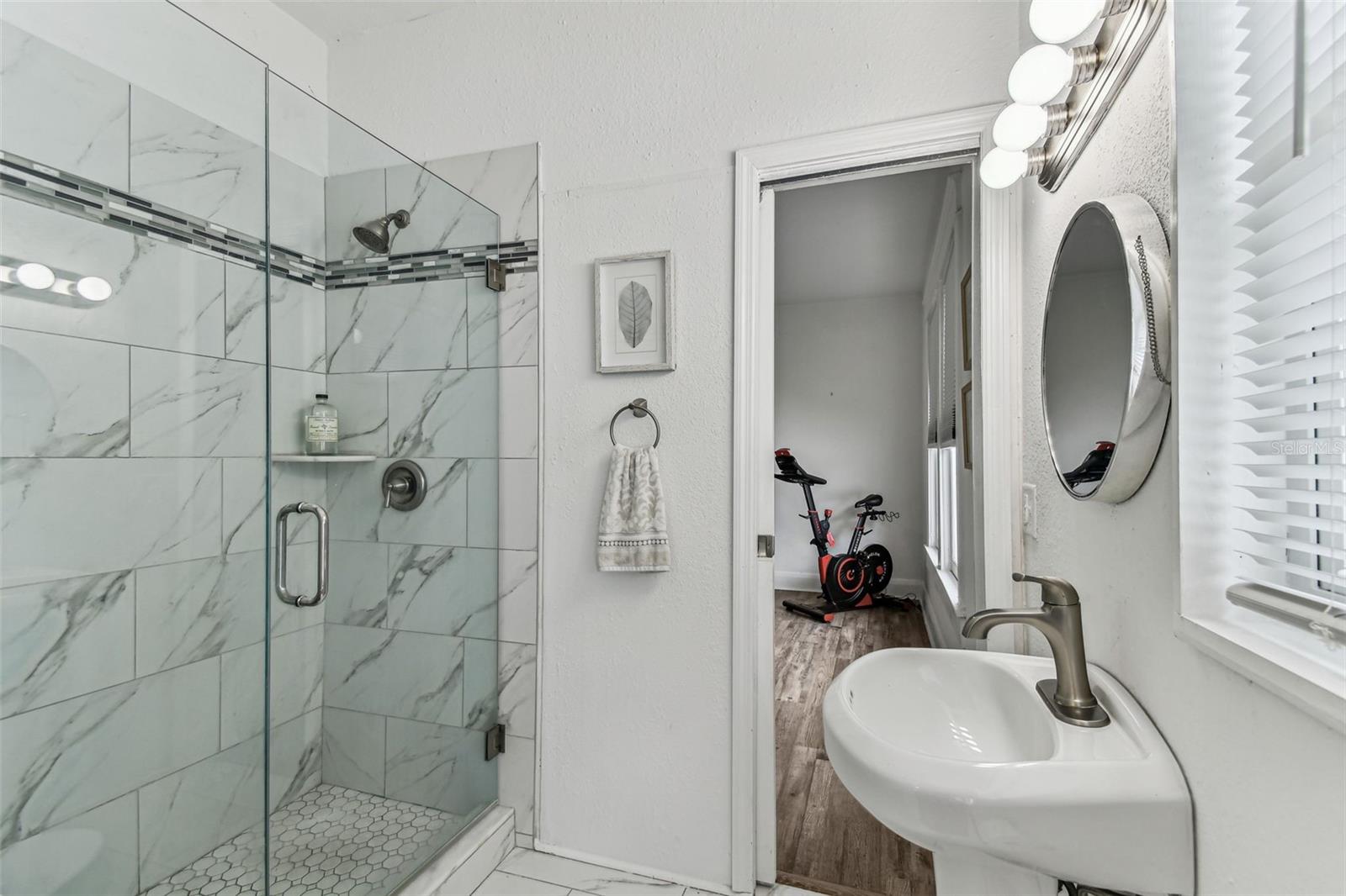 904 E HAMILTON AVE, TAMPA, FL, 33604