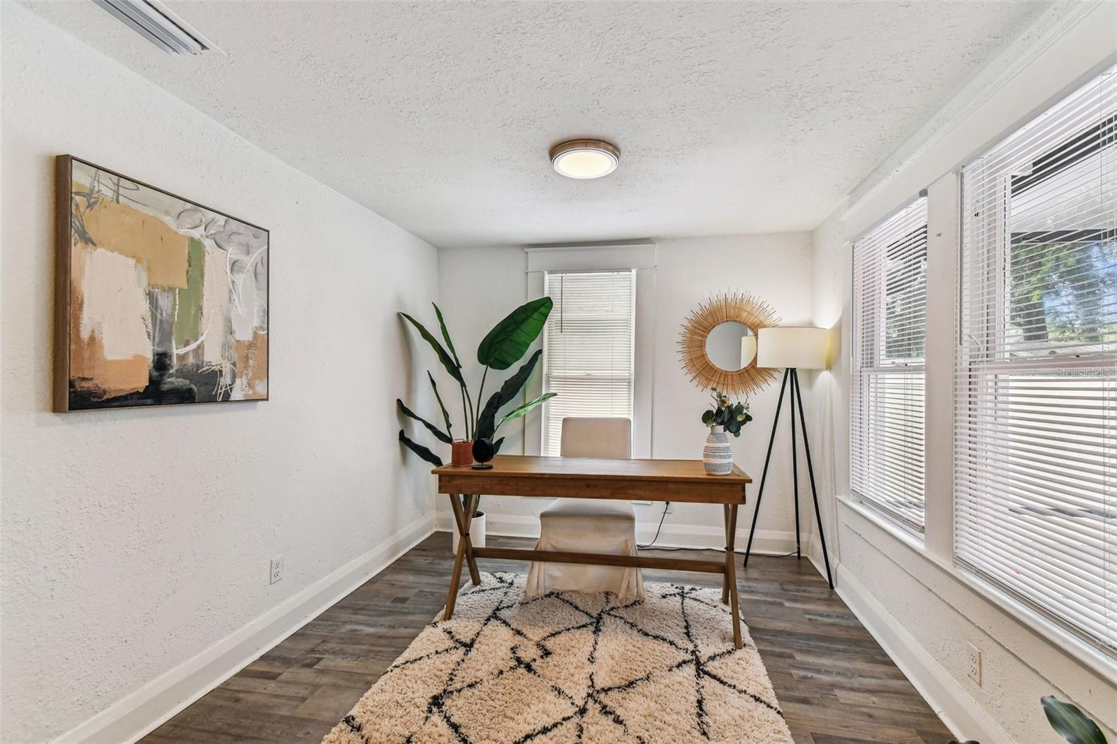 904 E HAMILTON AVE, TAMPA, FL, 33604