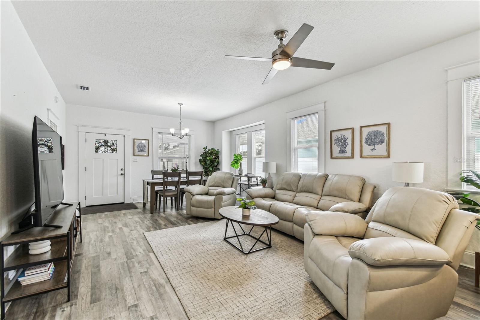 904 E HAMILTON AVE, TAMPA, FL, 33604