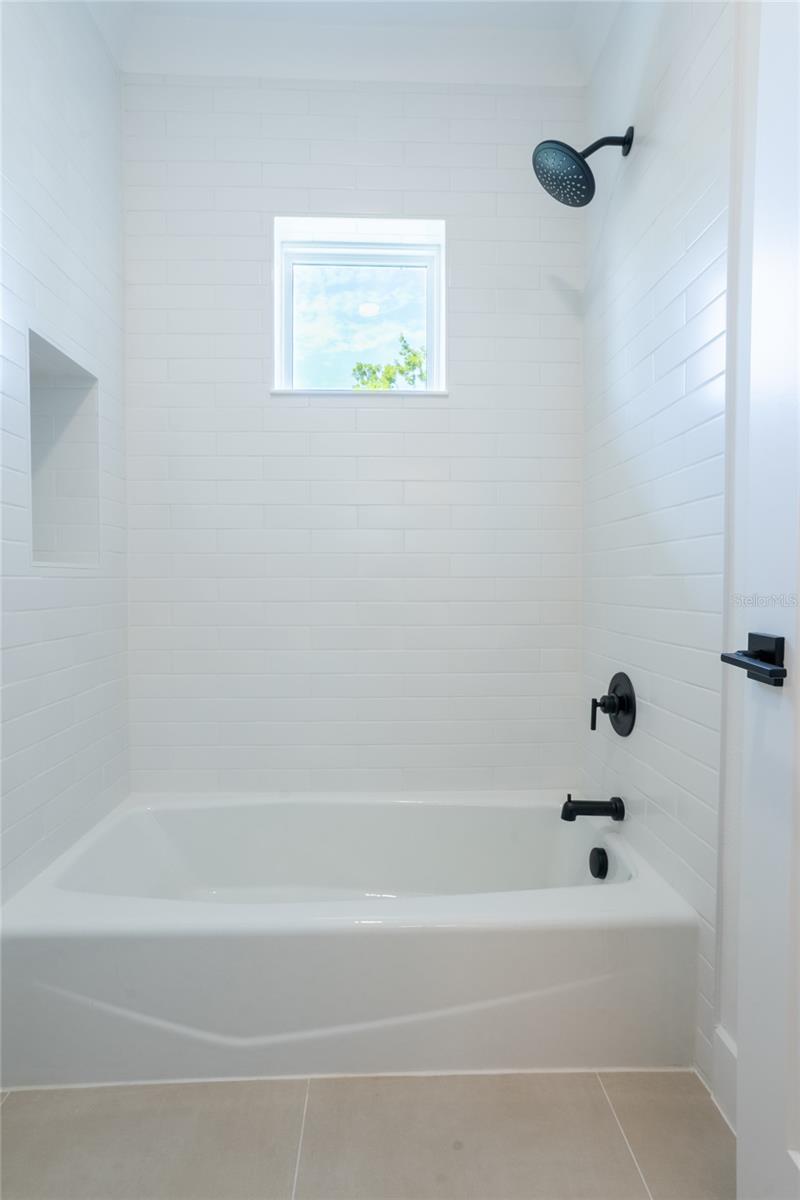 1851 MISSISSIPPI AVE NE, ST PETERSBURG, FL, 33703
